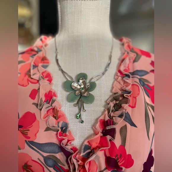 NWOT Green Sunshine Floral Necklace & Earrings. Excellent! - Picture 3 of 14